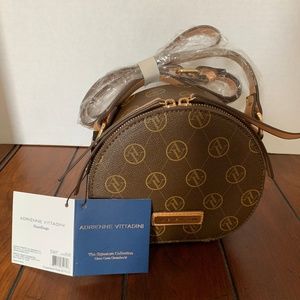 Adrienne Vittadini - Clam Case Crossbody